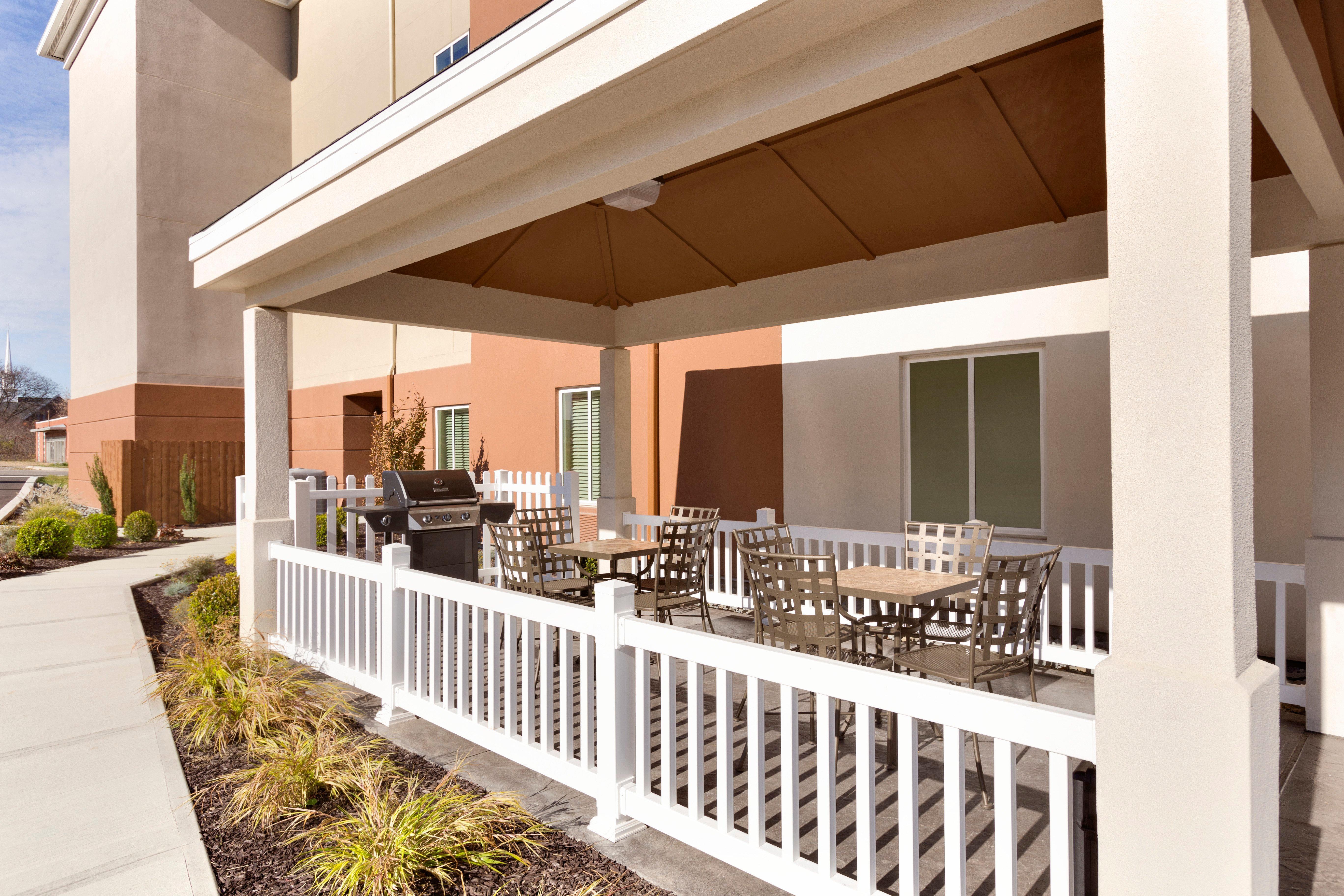 Candlewood Suites Vestal - Binghamton By Ihg Екстер'єр фото